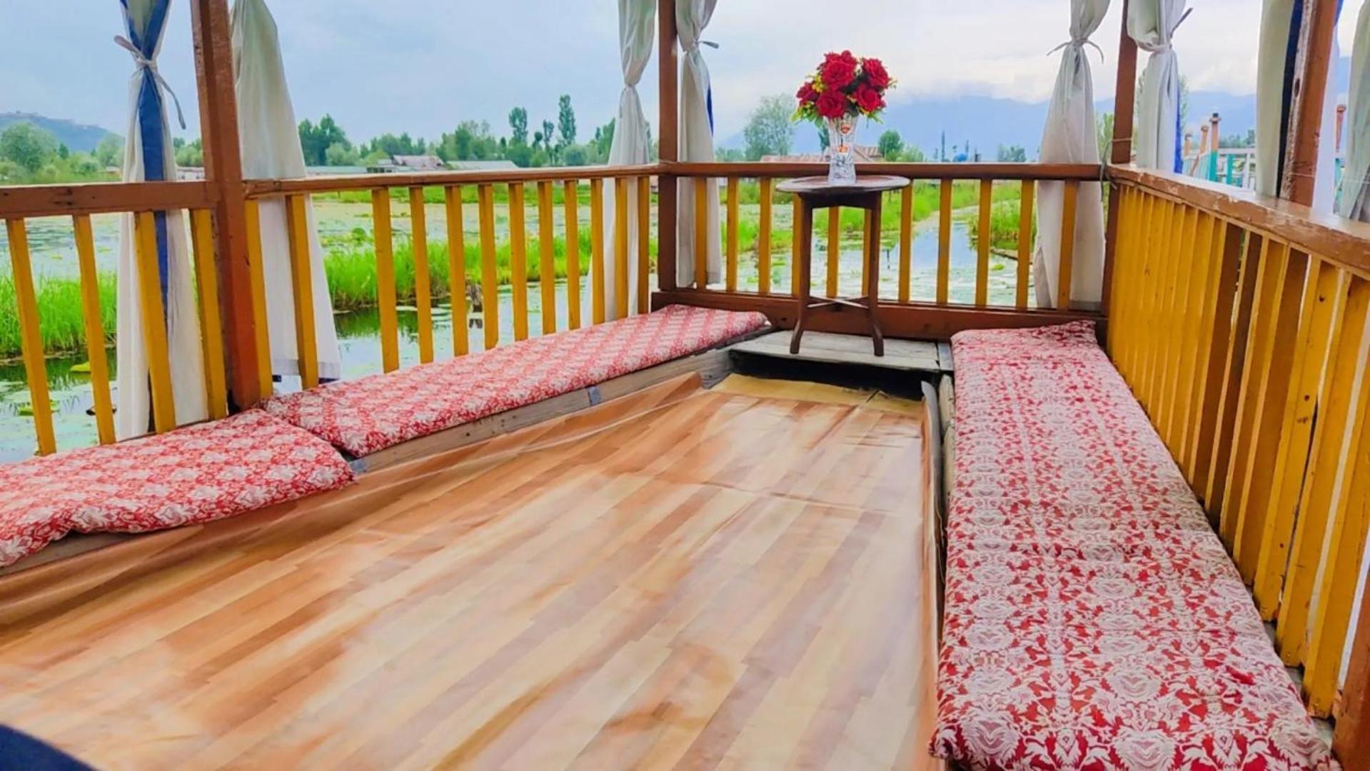 Houseboat Young Wild Rose Σριναγκάρ Εξωτερικό φωτογραφία