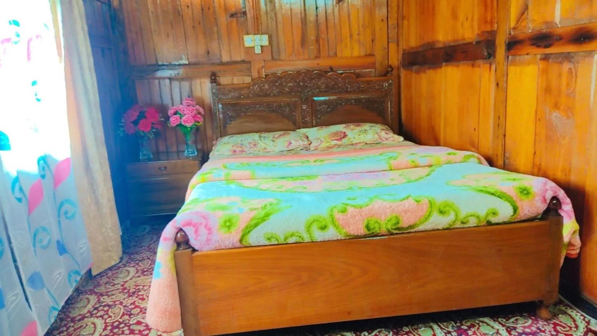 Houseboat Young Wild Rose Σριναγκάρ Εξωτερικό φωτογραφία