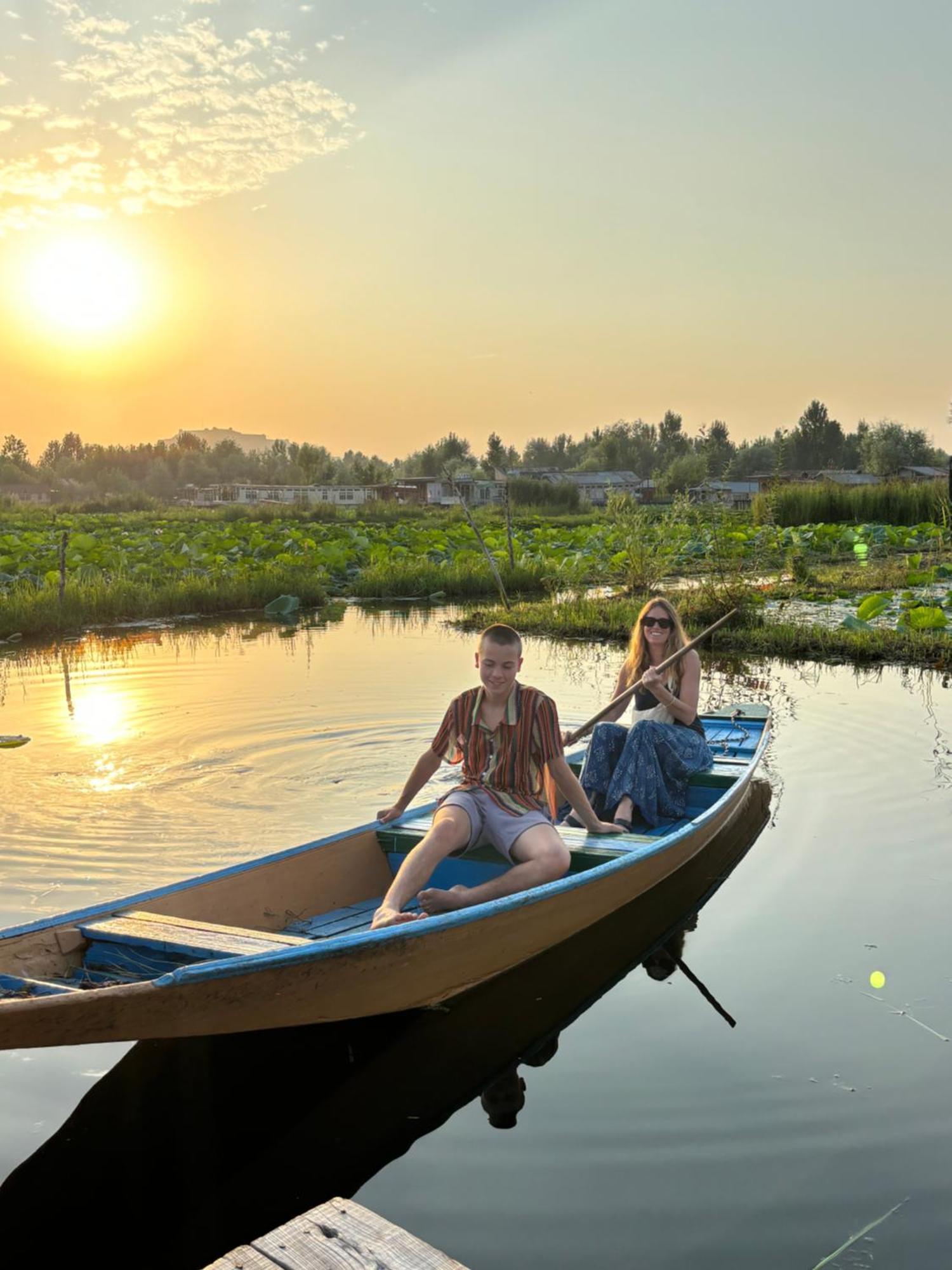 Houseboat Young Wild Rose Σριναγκάρ Εξωτερικό φωτογραφία